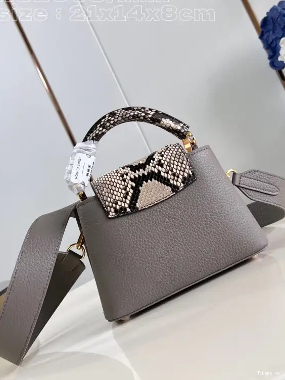 Cheap VUITTON LOUIS CAPUCINES MINI-21*14*8CM 0529